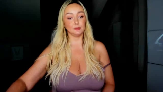 Gallery image thumbnail from Mi_Ha's myfreecams stream on, 07/31/2026, 14:44 image 10 of 20