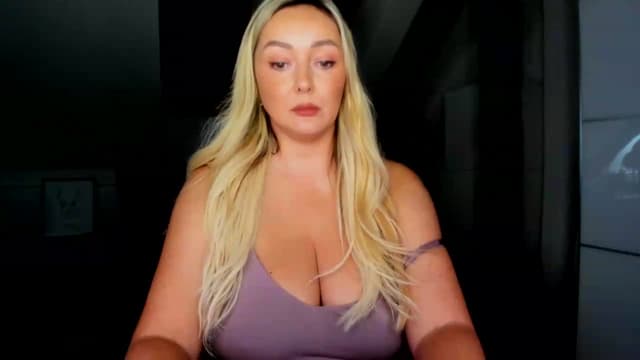 Gallery image thumbnail from Mi_Ha's myfreecams stream on, 07/31/2026, 14:44 image 2 of 20