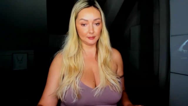 Gallery image thumbnail from Mi_Ha's myfreecams stream on, 07/31/2026, 14:44 image 17 of 20
