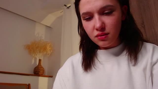 Gallery image thumbnail from Mi__a's myfreecams stream on, 04/09/2023, 14:34 image 17 of 20