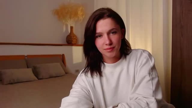 Gallery image thumbnail from Mi__a's myfreecams stream on, 04/09/2023, 14:34 image 13 of 20