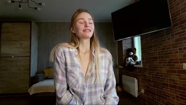 Gallery image thumbnail from Milaa's myfreecams stream on, 02/03/2025, 12:29 image 17 of 20