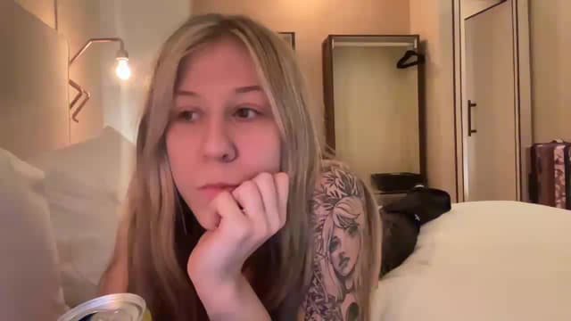 Gallery image thumbnail from Mochi's myfreecams stream on, 12/29/2022, 24:07 image 10 of 20