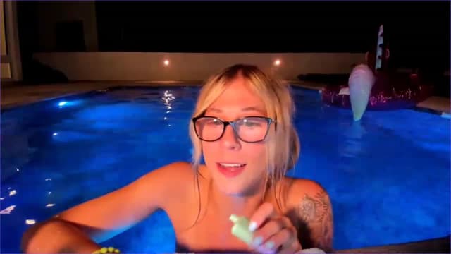 Gallery image thumbnail from Mochi's myfreecams stream on, 02/14/2023, 03:37 image 17 of 20