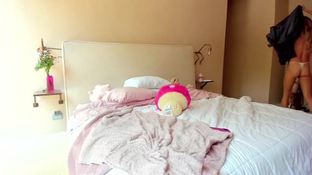 Gallery image thumbnail from Mochi's myfreecams stream on, 04/13/2023, 19:16 image 19 of 20