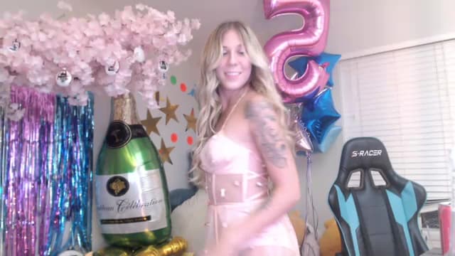 Gallery image thumbnail from Mochi's myfreecams stream on, 07/01/2023, 04:47 image 14 of 20