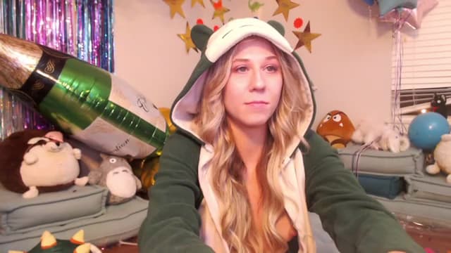 Gallery image thumbnail from Mochi's myfreecams stream on, 07/01/2023, 09:38 image 20 of 20