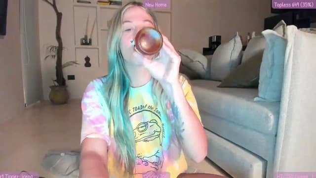 Gallery image thumbnail from Mochi's myfreecams stream on, 08/10/2023, 01:37 image 8 of 20