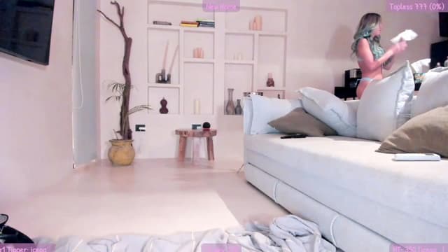 Gallery image thumbnail from Mochi's myfreecams stream on, 08/10/2023, 05:44 image 7 of 20