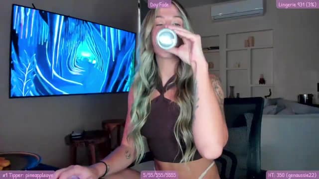Gallery image thumbnail from Mochi's myfreecams stream on, 09/03/2023, 24:02 image 16 of 20