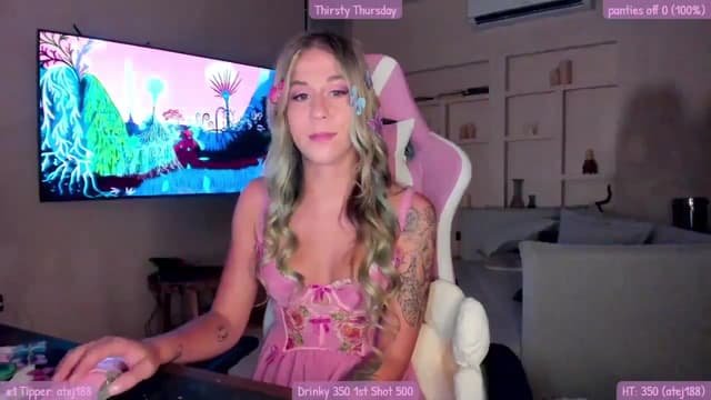 Gallery image thumbnail from Mochi's myfreecams stream on, 09/15/2023, 01:11 image 20 of 20