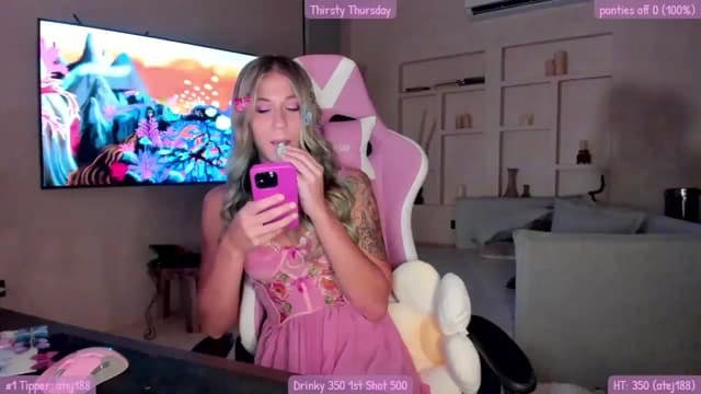 Gallery image thumbnail from Mochi's myfreecams stream on, 09/15/2023, 01:11 image 14 of 20