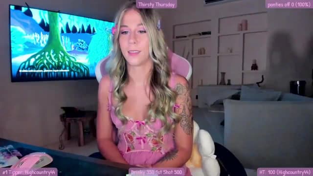 Gallery image thumbnail from Mochi's myfreecams stream on, 09/15/2023, 01:11 image 4 of 20