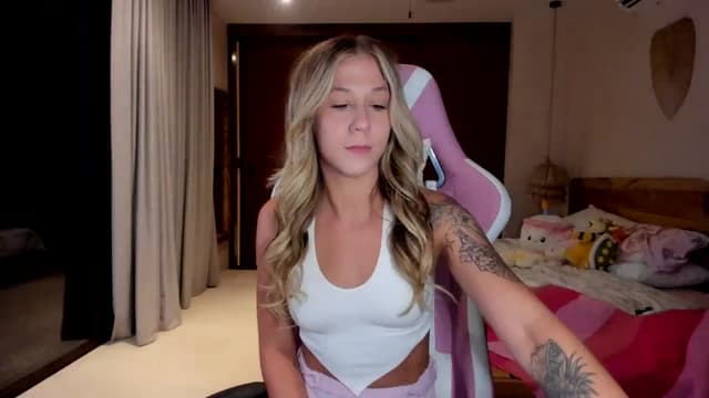 Gallery image thumbnail from Mochi's myfreecams stream on, 11/29/2023, 02:15 image 15 of 20