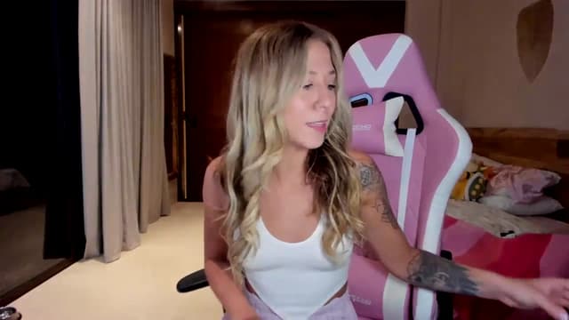 Gallery image thumbnail from Mochi's myfreecams stream on, 11/29/2023, 03:42 image 2 of 20