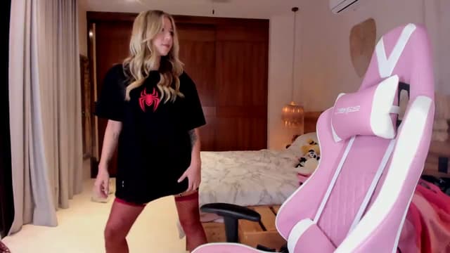 Gallery image thumbnail from Mochi's myfreecams stream on, 11/30/2023, 02:31 image 5 of 20