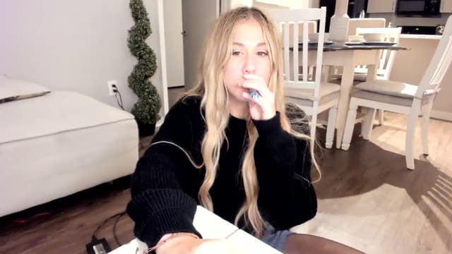 Gallery image thumbnail from Mochi's myfreecams stream on, 01/19/2024, 05:15 image 19 of 20