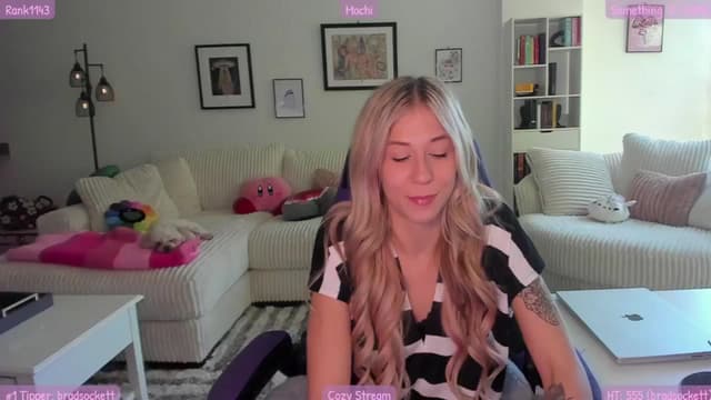 Gallery image thumbnail from Mochi's myfreecams stream on, 05/17/2024, 21:25 image 8 of 20