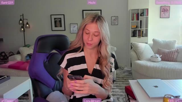 Gallery image thumbnail from Mochi's myfreecams stream on, 05/17/2024, 21:25 image 1 of 20
