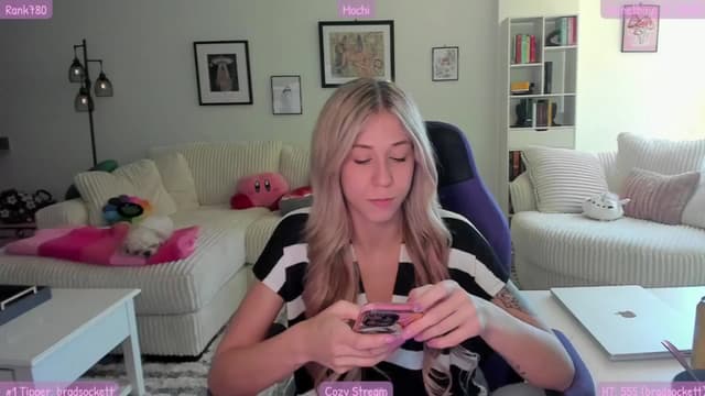 Gallery image thumbnail from Mochi's myfreecams stream on, 05/17/2024, 21:25 image 15 of 20