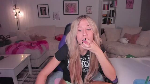 Gallery image thumbnail from Mochi's myfreecams stream on, 05/22/2024, 03:42 image 12 of 20