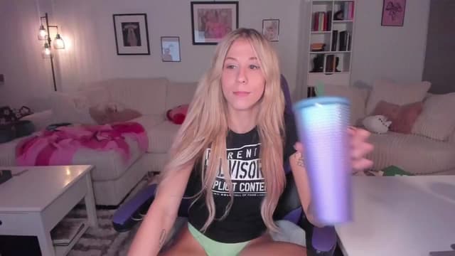 Gallery image thumbnail from Mochi's myfreecams stream on, 05/22/2024, 03:42 image 15 of 20