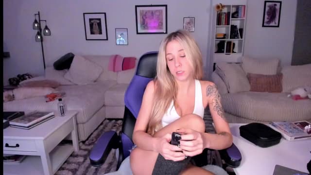 Gallery image thumbnail from Mochi's myfreecams stream on, 05/28/2024, 14:07 image 4 of 20