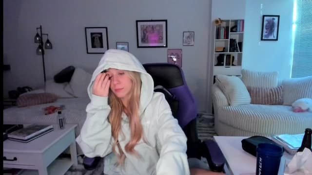 Gallery image thumbnail from Mochi's myfreecams stream on, 05/28/2024, 14:07 image 19 of 20