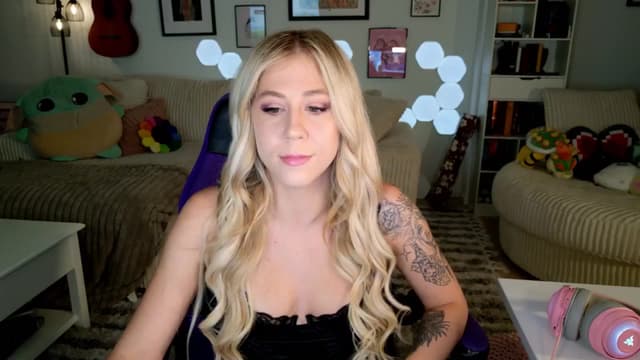 Gallery image thumbnail from Mochi's myfreecams stream on, 08/10/2024, 03:37 image 8 of 20