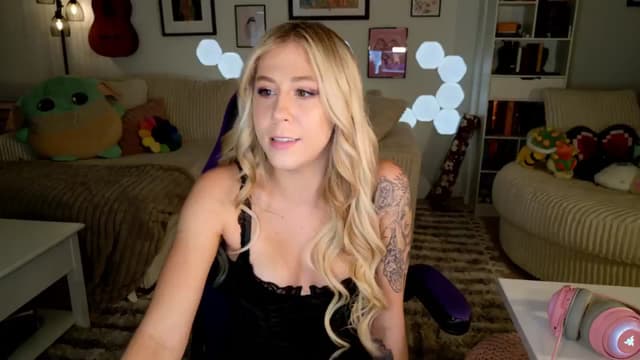 Gallery image thumbnail from Mochi's myfreecams stream on, 08/10/2024, 03:37 image 13 of 20