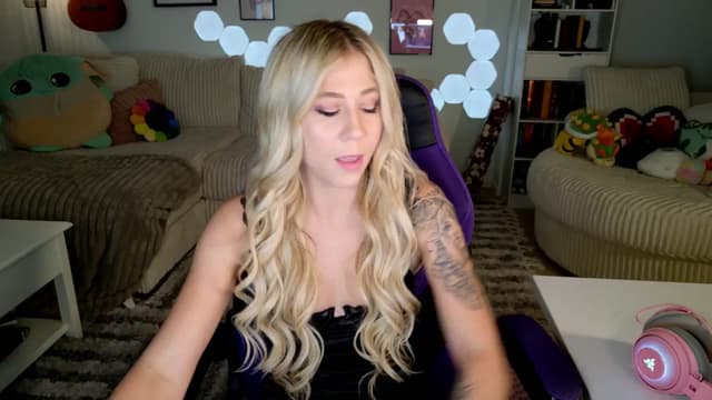 Gallery image thumbnail from Mochi's myfreecams stream on, 08/10/2024, 06:22 image 15 of 20