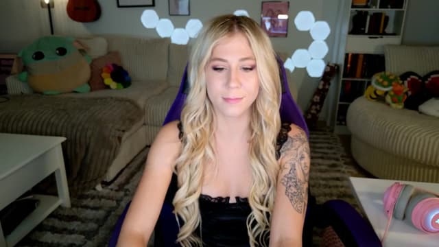 Gallery image thumbnail from Mochi's myfreecams stream on, 08/10/2024, 06:22 image 8 of 20