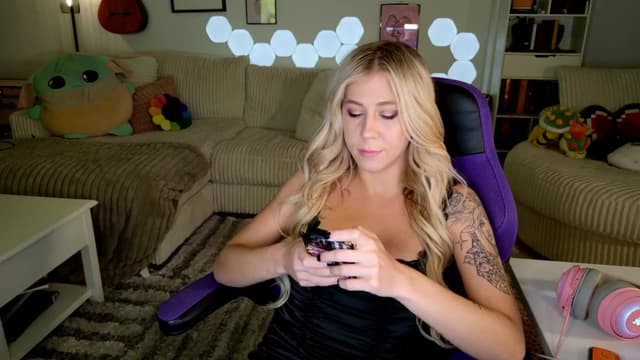 Gallery image thumbnail from Mochi's myfreecams stream on, 08/10/2024, 06:22 image 6 of 20