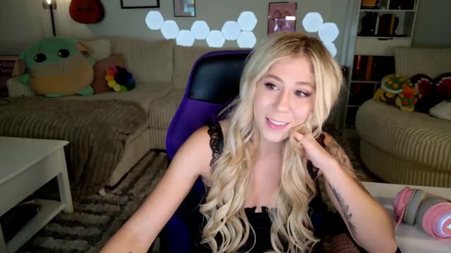Gallery image thumbnail from Mochi's myfreecams stream on, 08/10/2024, 06:22 image 9 of 20