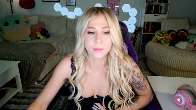 Gallery image thumbnail from Mochi's myfreecams stream on, 08/10/2024, 06:22 image 16 of 20