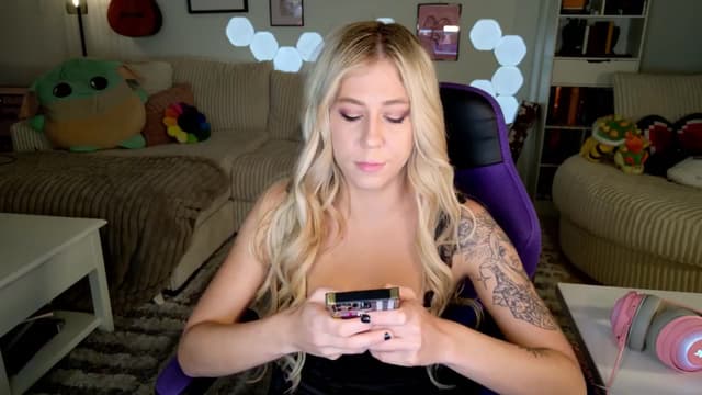 Gallery image thumbnail from Mochi's myfreecams stream on, 08/10/2024, 06:22 image 7 of 20