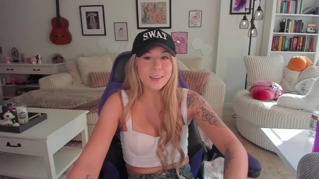 Gallery image thumbnail from Mochi's myfreecams stream on, 10/15/2024, 22:22 image 16 of 20