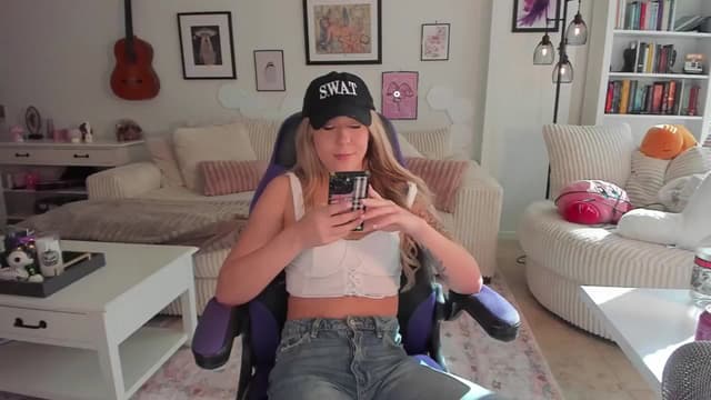 Gallery image thumbnail from Mochi's myfreecams stream on, 10/15/2024, 22:22 image 18 of 20