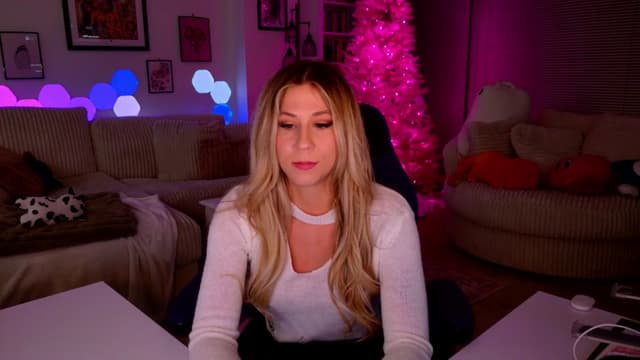 Gallery image thumbnail from Mochi's myfreecams stream on, 12/08/2024, 05:06 image 5 of 20