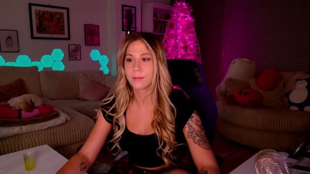 Gallery image thumbnail from Mochi's myfreecams stream on, 12/14/2024, 03:03 image 18 of 20