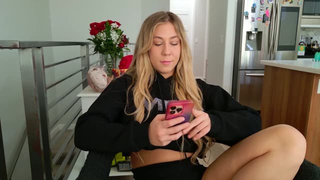 Gallery image thumbnail from Mochi's myfreecams stream on, 02/19/2025, 22:53 image 3 of 20