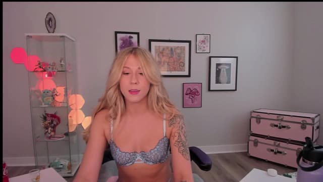Gallery image thumbnail from Mochi's myfreecams stream on, 04/03/2025, 01:31 image 5 of 20