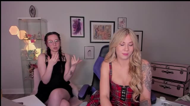 Gallery image thumbnail from Mochi's myfreecams stream on, 04/06/2025, 05:06 image 16 of 20