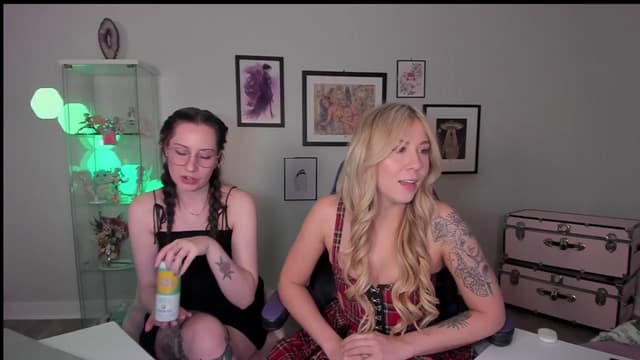 Gallery image thumbnail from Mochi's myfreecams stream on, 04/06/2025, 05:06 image 4 of 20