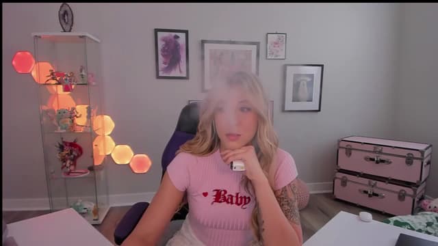 Gallery image thumbnail from Mochi's myfreecams stream on, 04/07/2025, 21:14 image 5 of 20