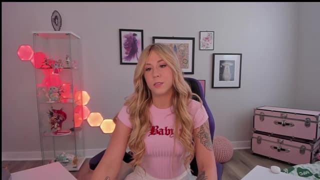 Gallery image thumbnail from Mochi's myfreecams stream on, 04/07/2025, 21:14 image 18 of 20