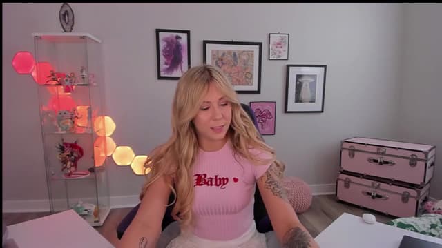 Gallery image thumbnail from Mochi's myfreecams stream on, 04/07/2025, 21:14 image 1 of 20