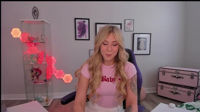Gallery image thumbnail from Mochi's myfreecams stream on, 04/07/2025, 21:14 image 14 of 20