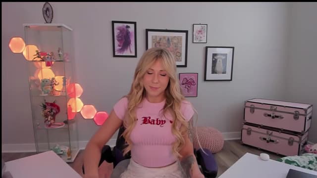 Gallery image thumbnail from Mochi's myfreecams stream on, 04/07/2025, 21:14 image 8 of 20