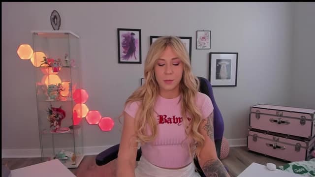 Gallery image thumbnail from Mochi's myfreecams stream on, 04/07/2025, 21:14 image 10 of 20